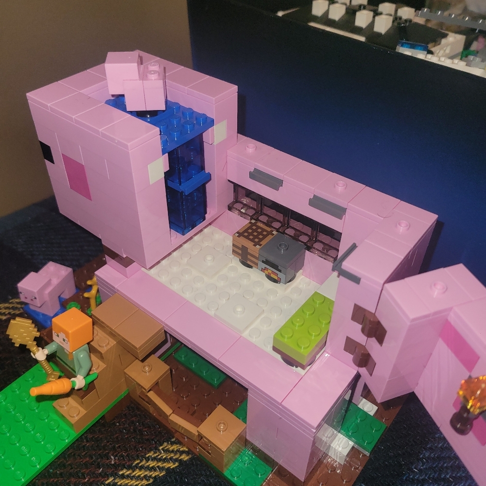 Lego The Pig House #27710 - Picture 2 of 6